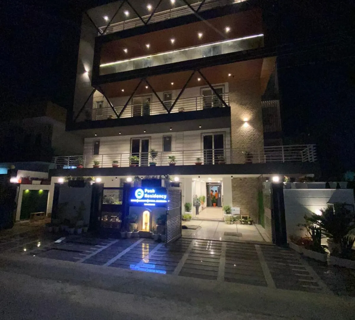 Posh Residency Huda City Center Gurgaon Hotel