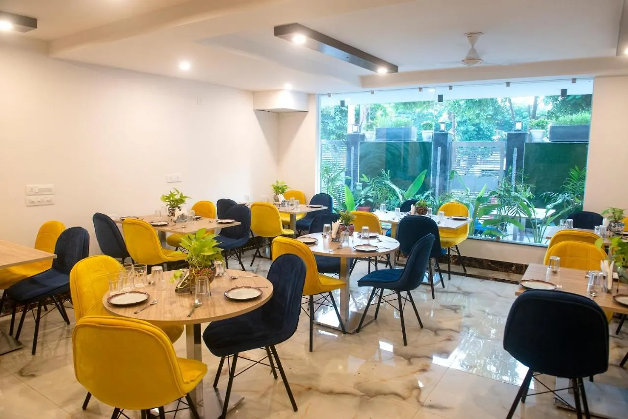 Hotel Posh Residency Huda City Center Gurgaon
