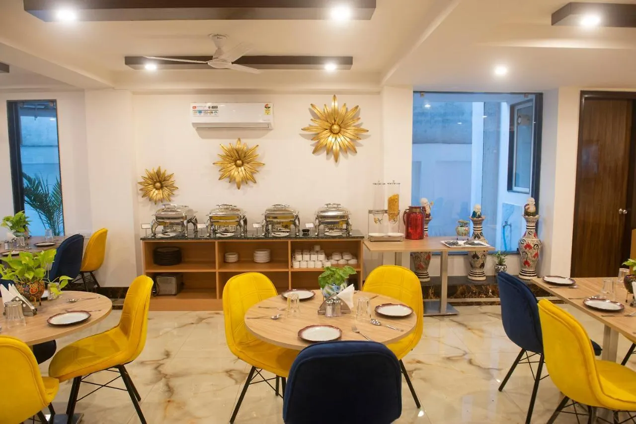 Posh Residency Huda City Center Gurgaon 4*,