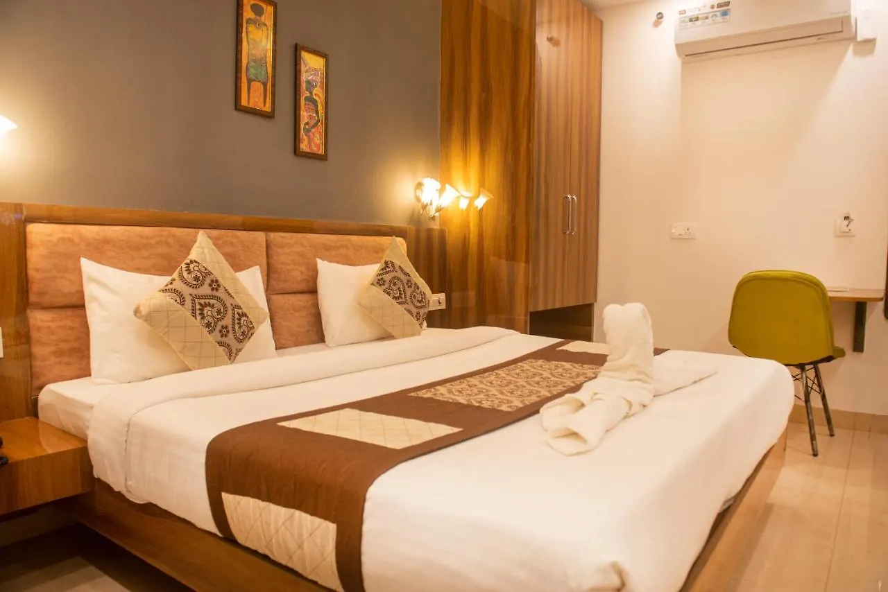 **** Hotel Posh Residency Huda City Center Gurgaon India