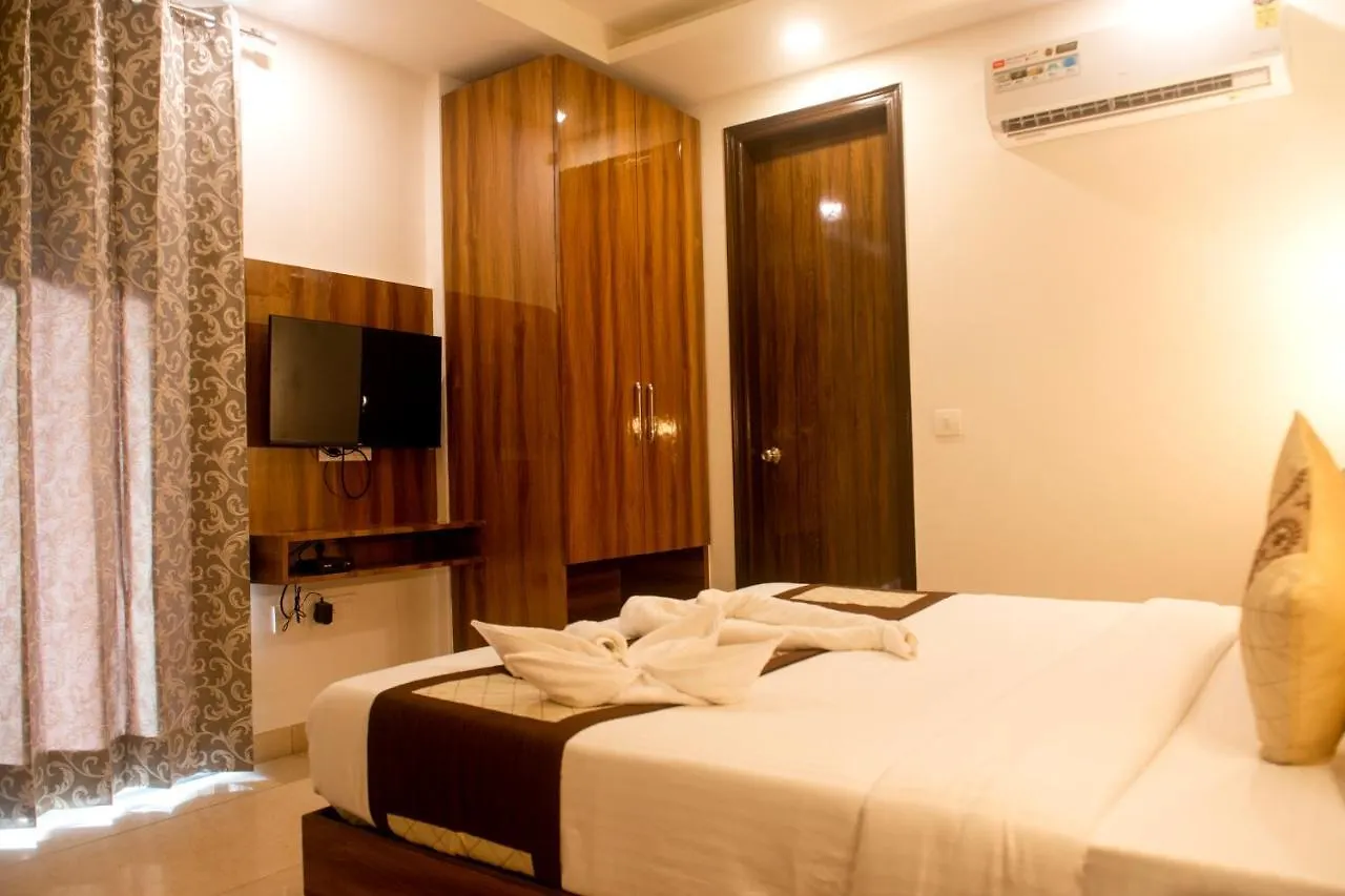 Posh Residency Huda City Center Gurgaon 4*,