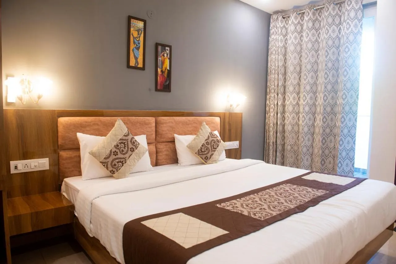 **** Hotel Posh Residency Huda City Center Gurgaon India