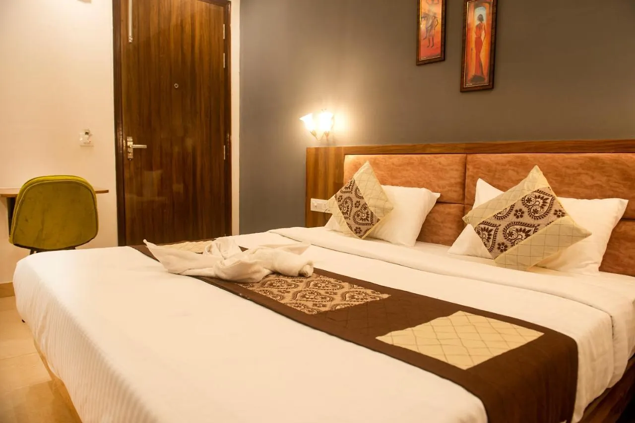 Hotel Posh Residency Huda City Center Gurgaon